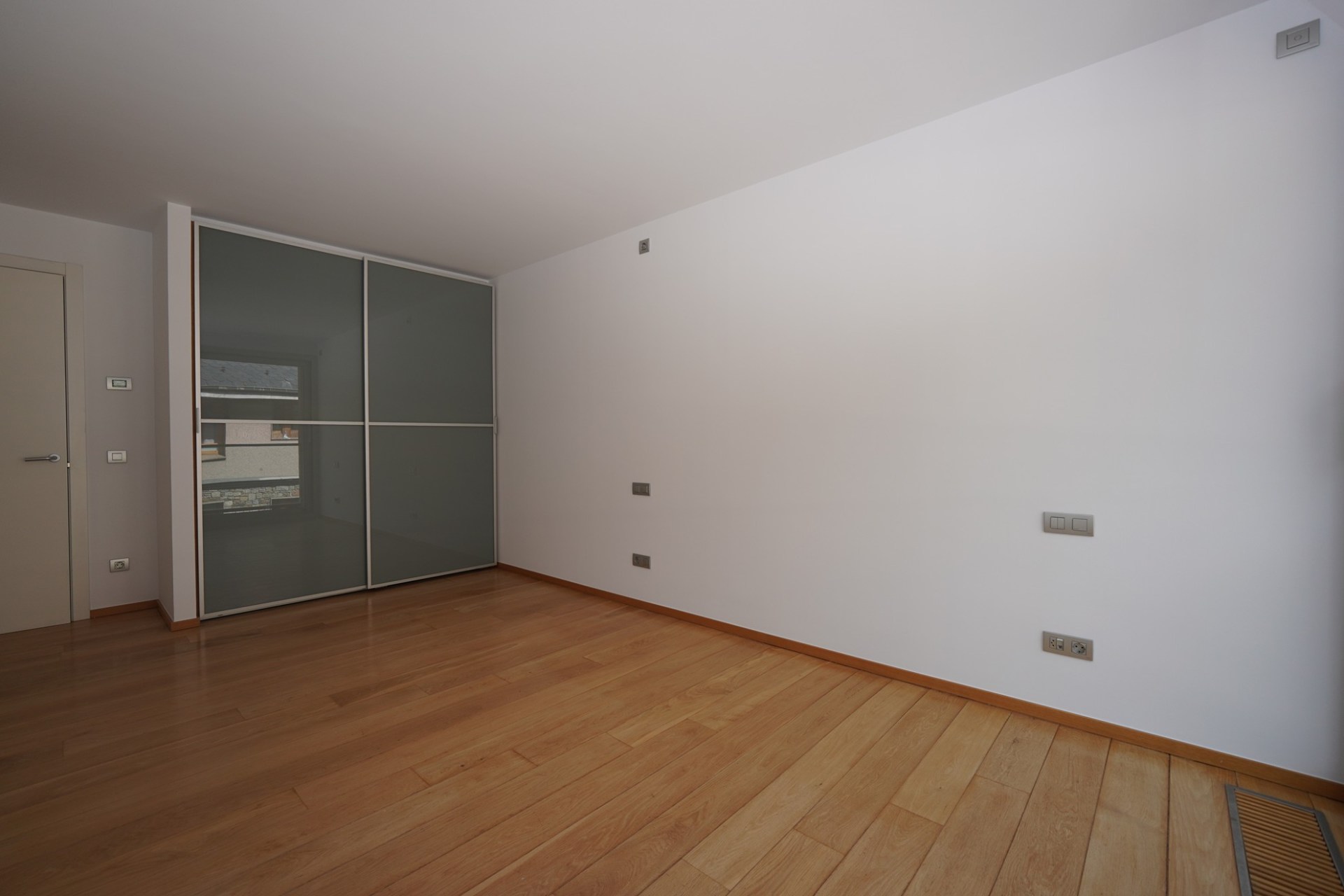 Ático de alquiler en Andorra la Vella, 3 habitaciones, 191 metros