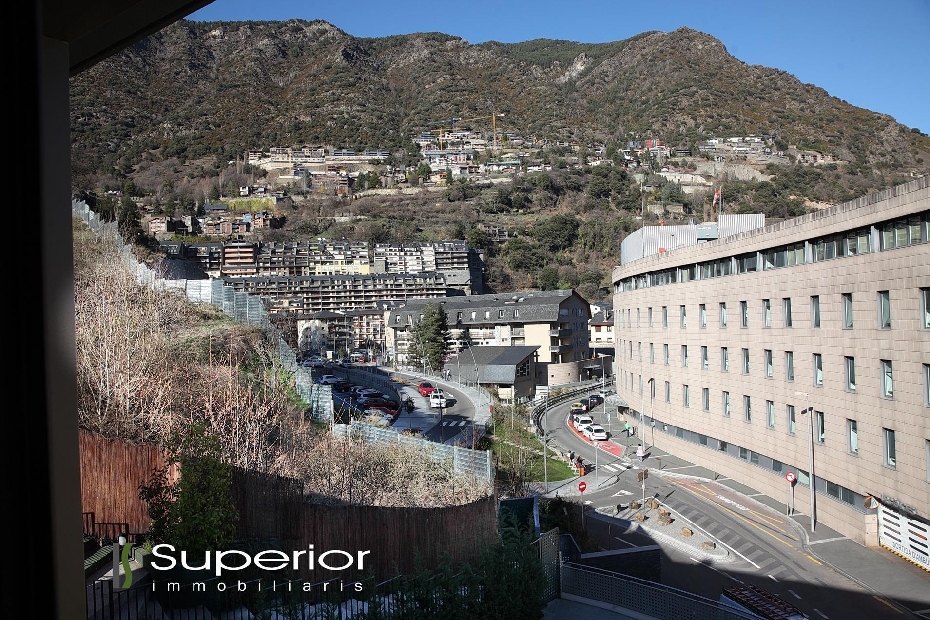 Piso de alquiler en Andorra la Vella, 3 habitaciones, 185 metros