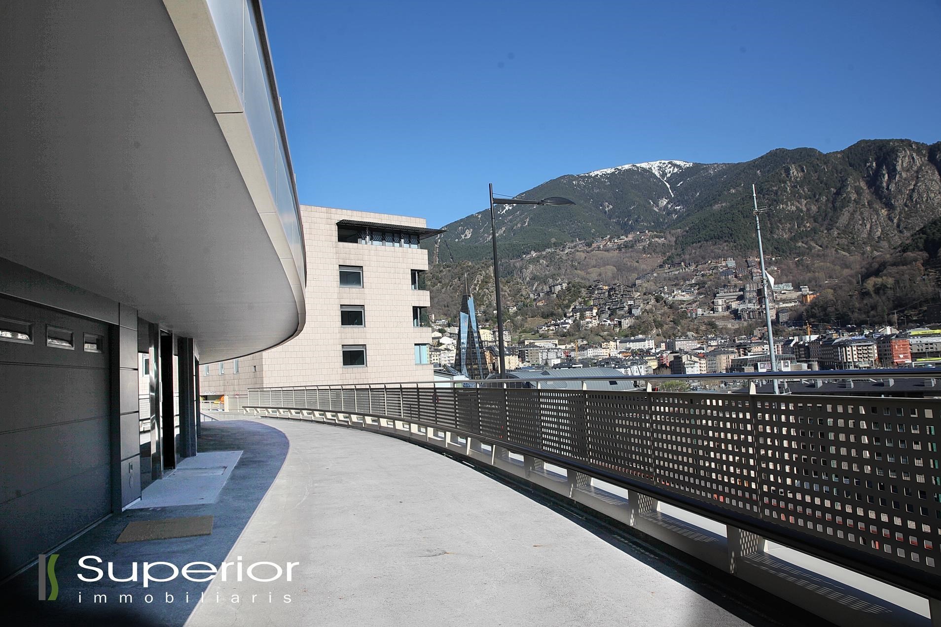 Piso de alquiler en Andorra la Vella, 3 habitaciones, 185 metros