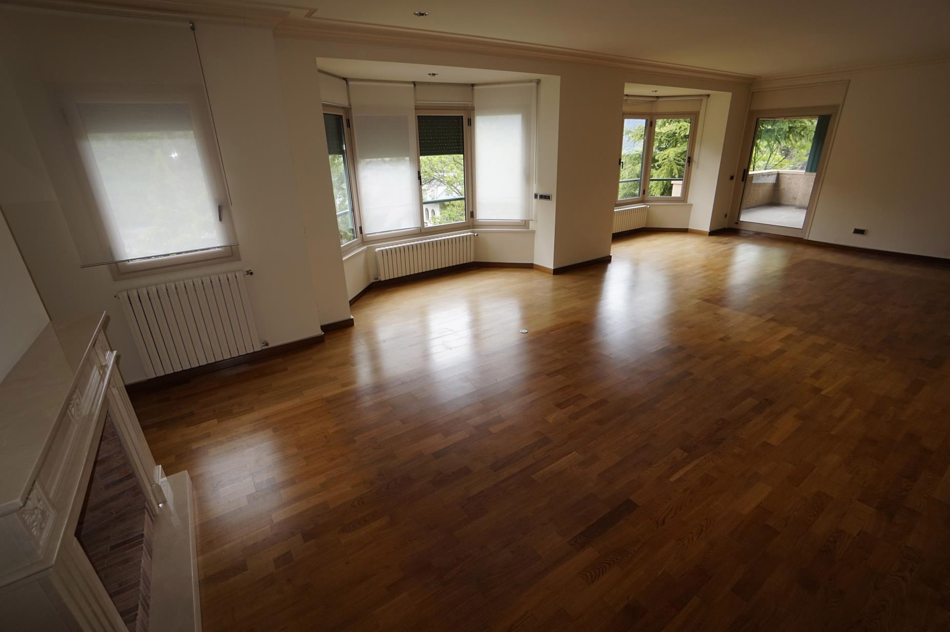 Apartament en lloguer de 4 habitacions a Andorra la Vella amb terrassa