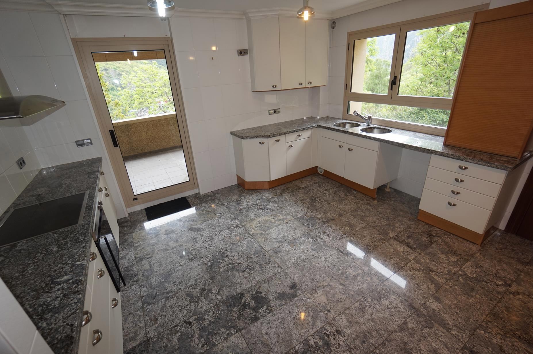 Apartament en lloguer de 4 habitacions a Andorra la Vella amb terrassa