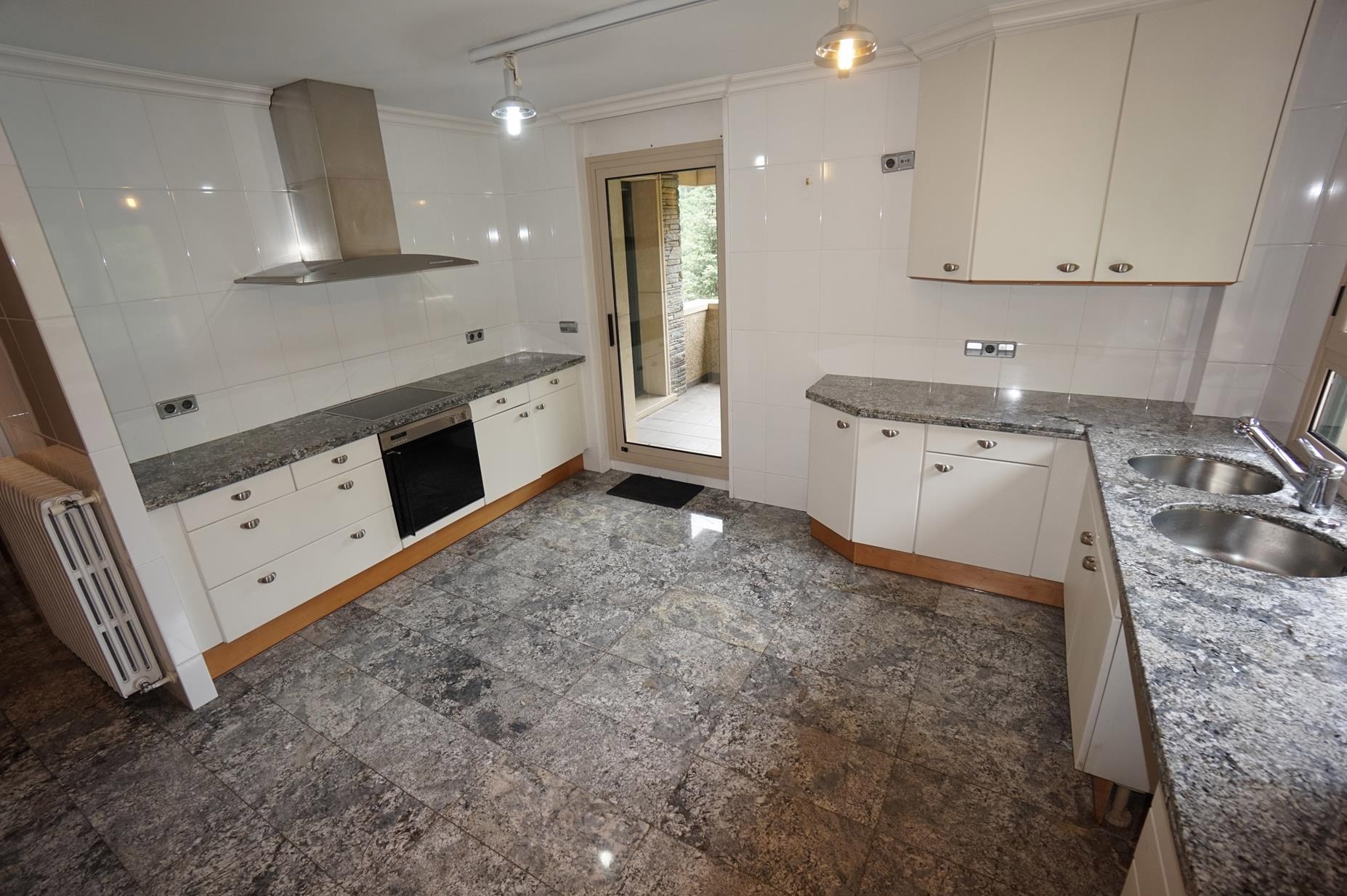 Apartament en lloguer de 4 habitacions a Andorra la Vella amb terrassa