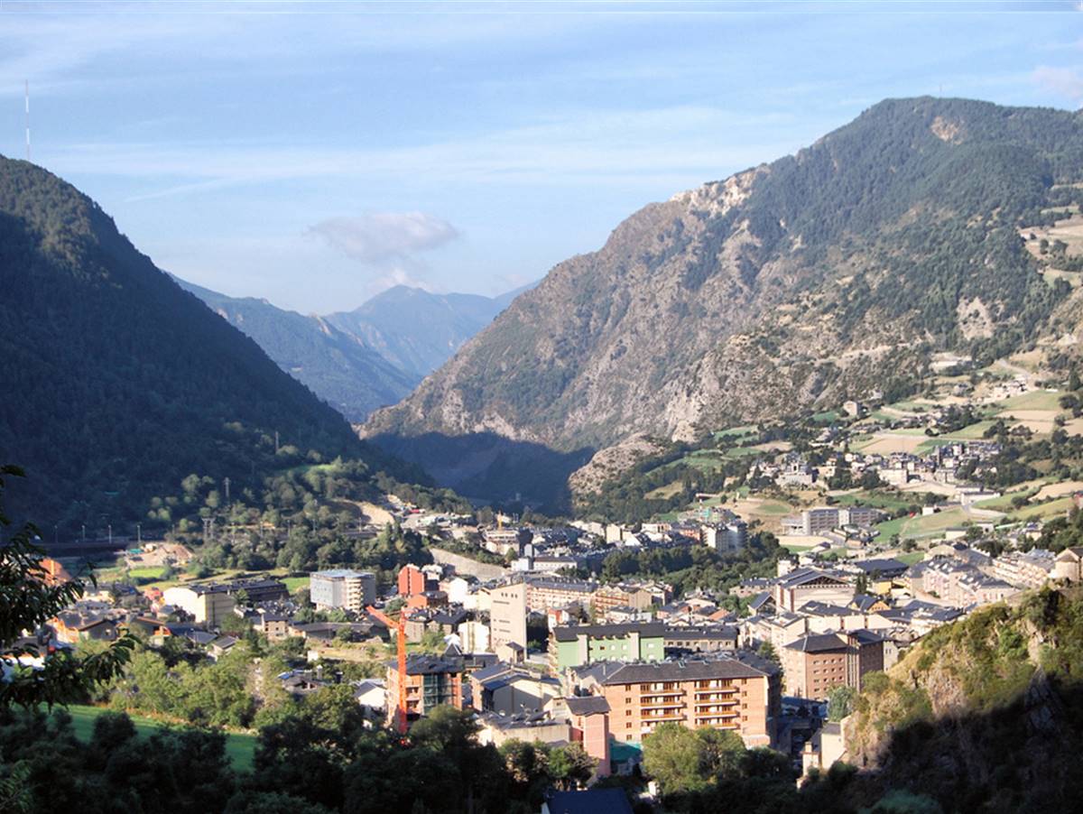 Buy a flat or house in Encamp to live in the heart of Andorra